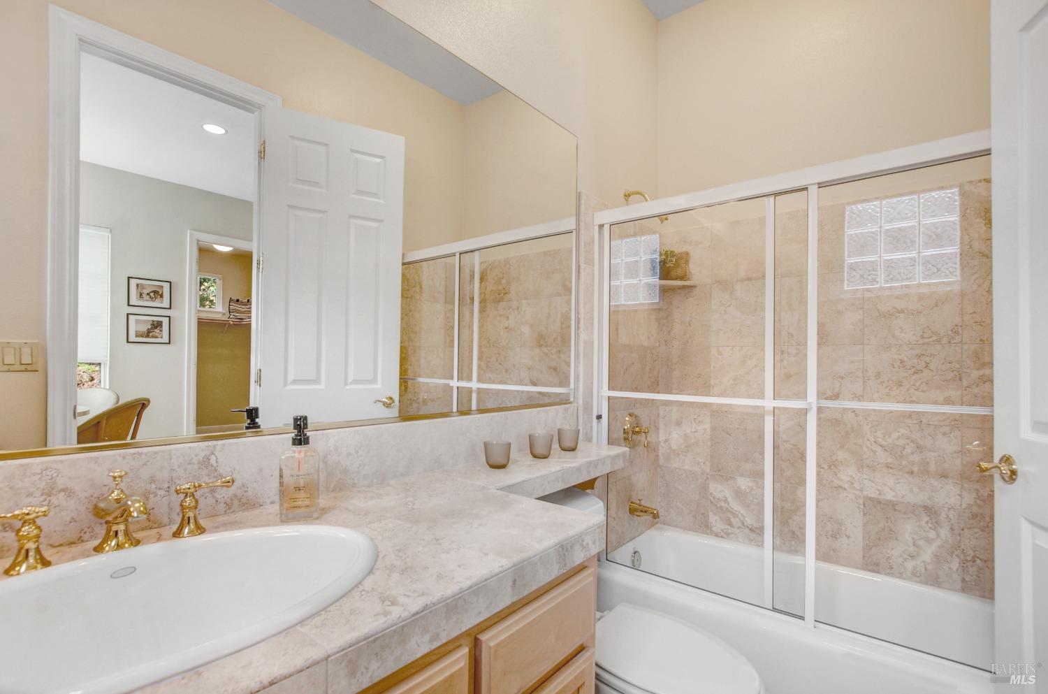 1120 Castle Oaks Dr