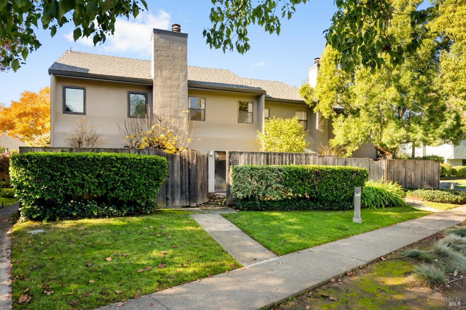 3465 Valle Verde Dr