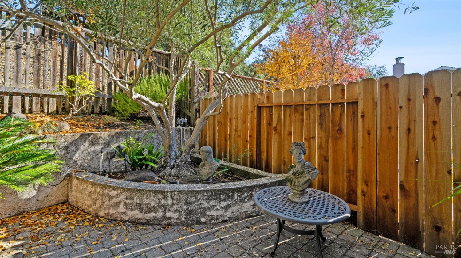 2596 Hidden Valley Ln