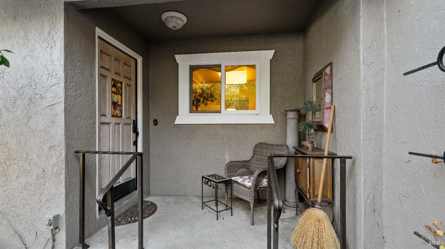 2596 Hidden Valley Ln