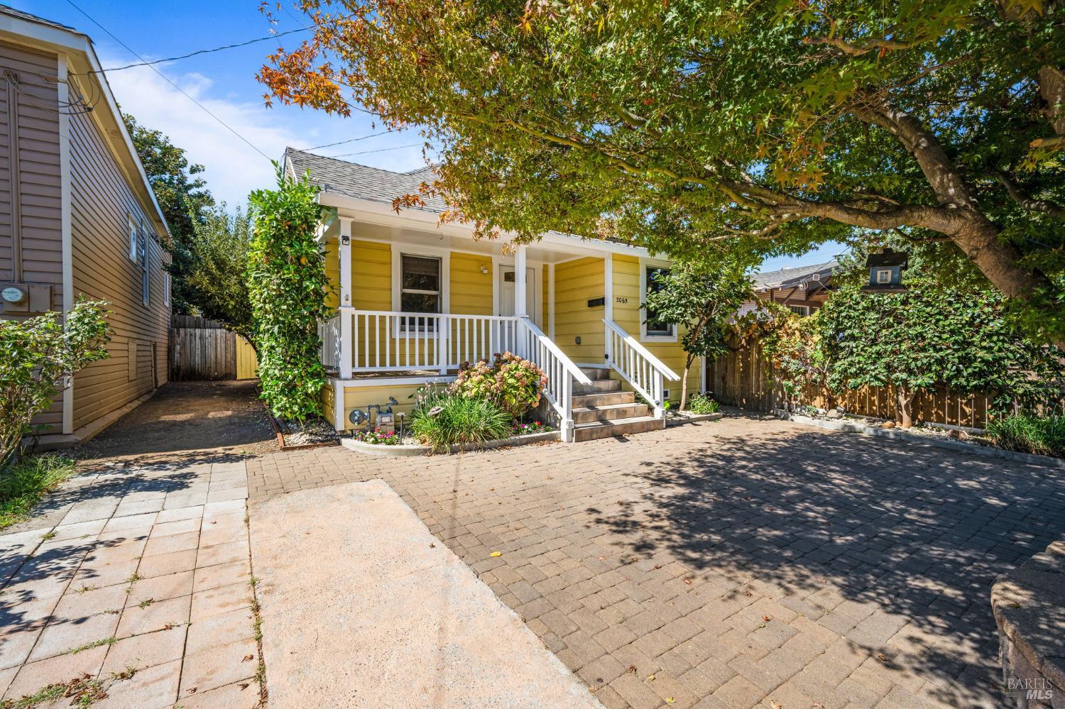 2065 Yajome St