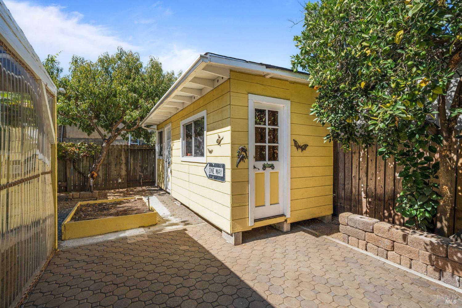 2065 Yajome St