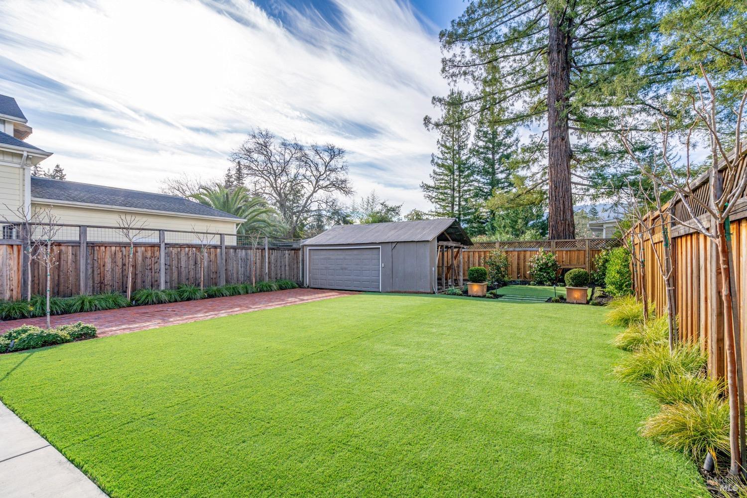 1477 Oak Ave