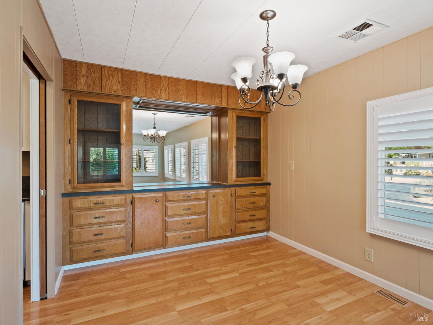 6468 Washington St #3