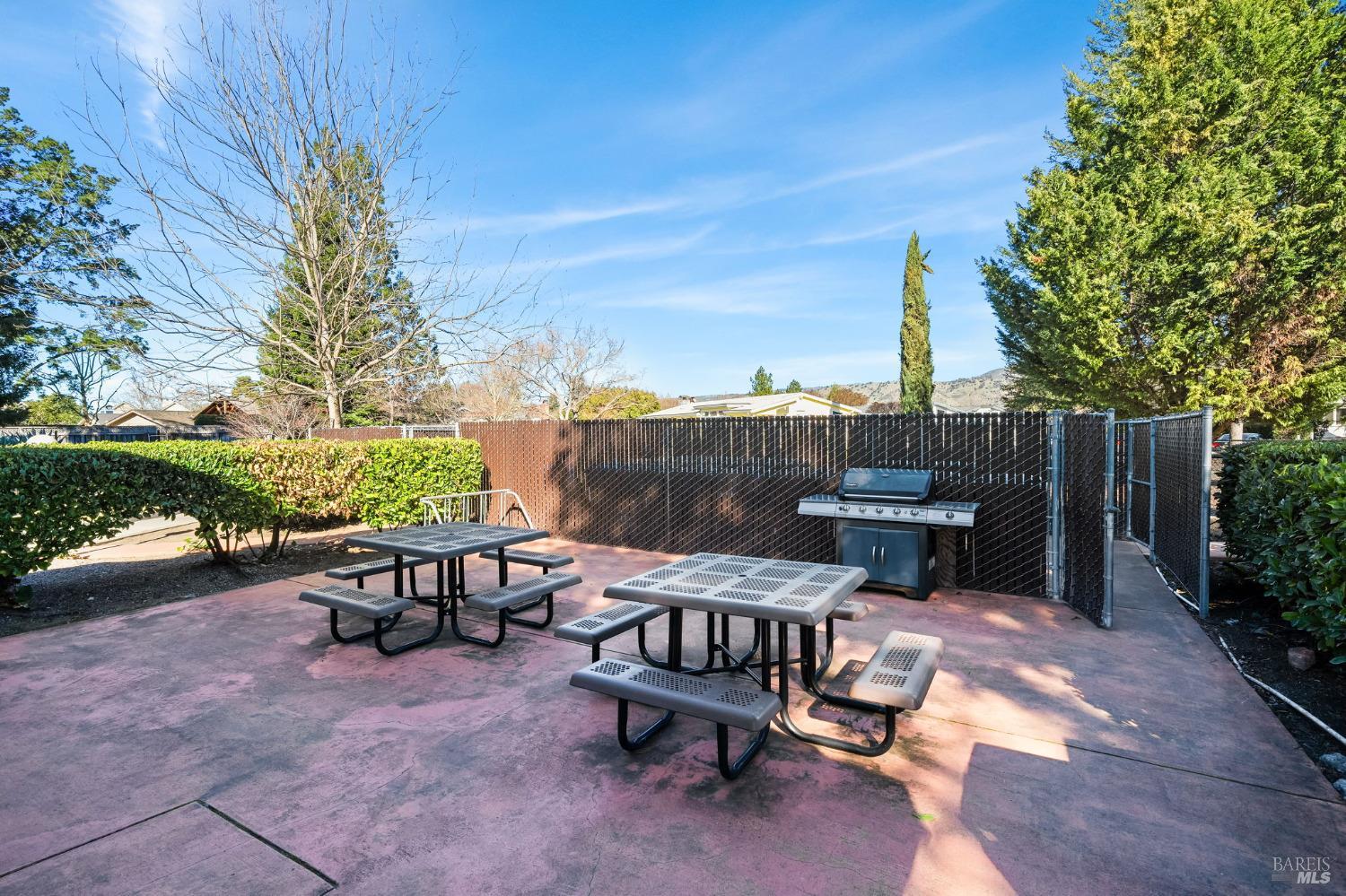 6468 Washington St #3