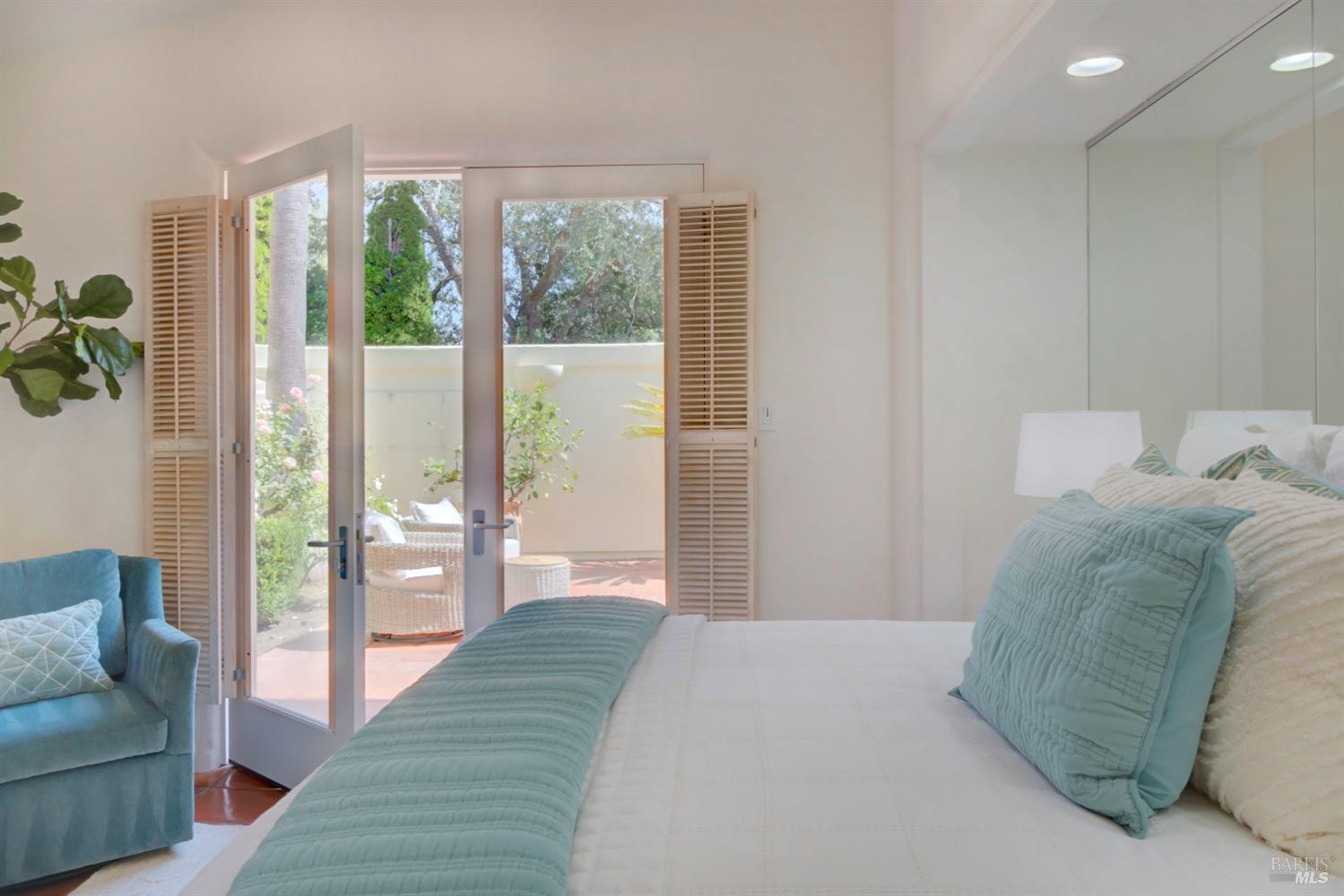 2275 Old Soda Springs Rd