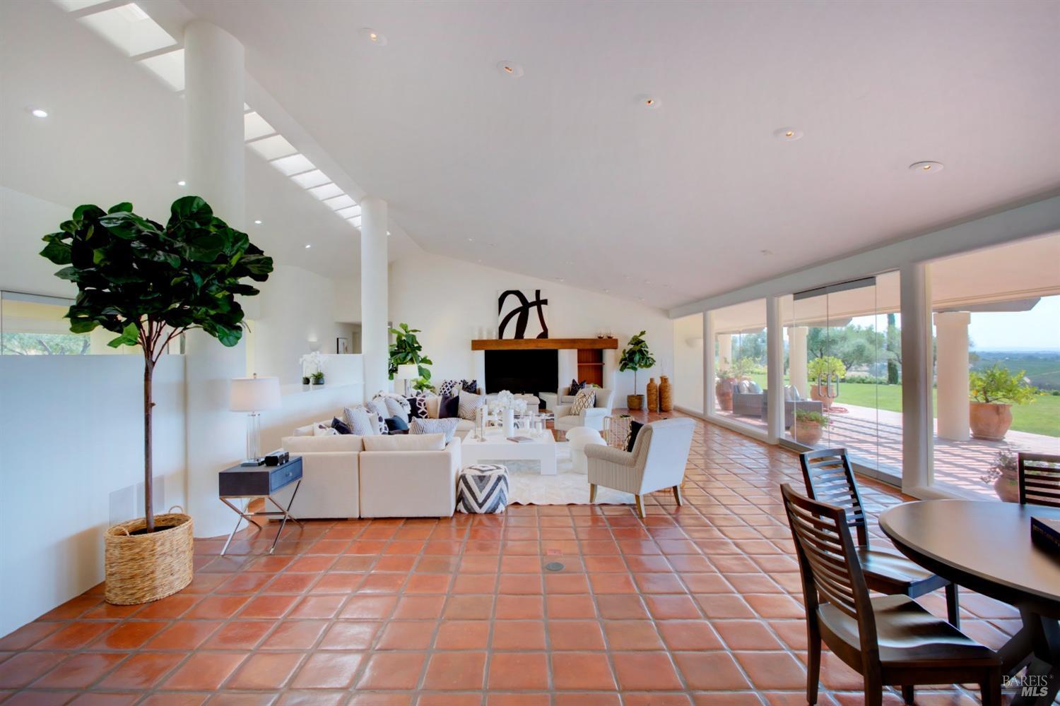 2275 Old Soda Springs Rd