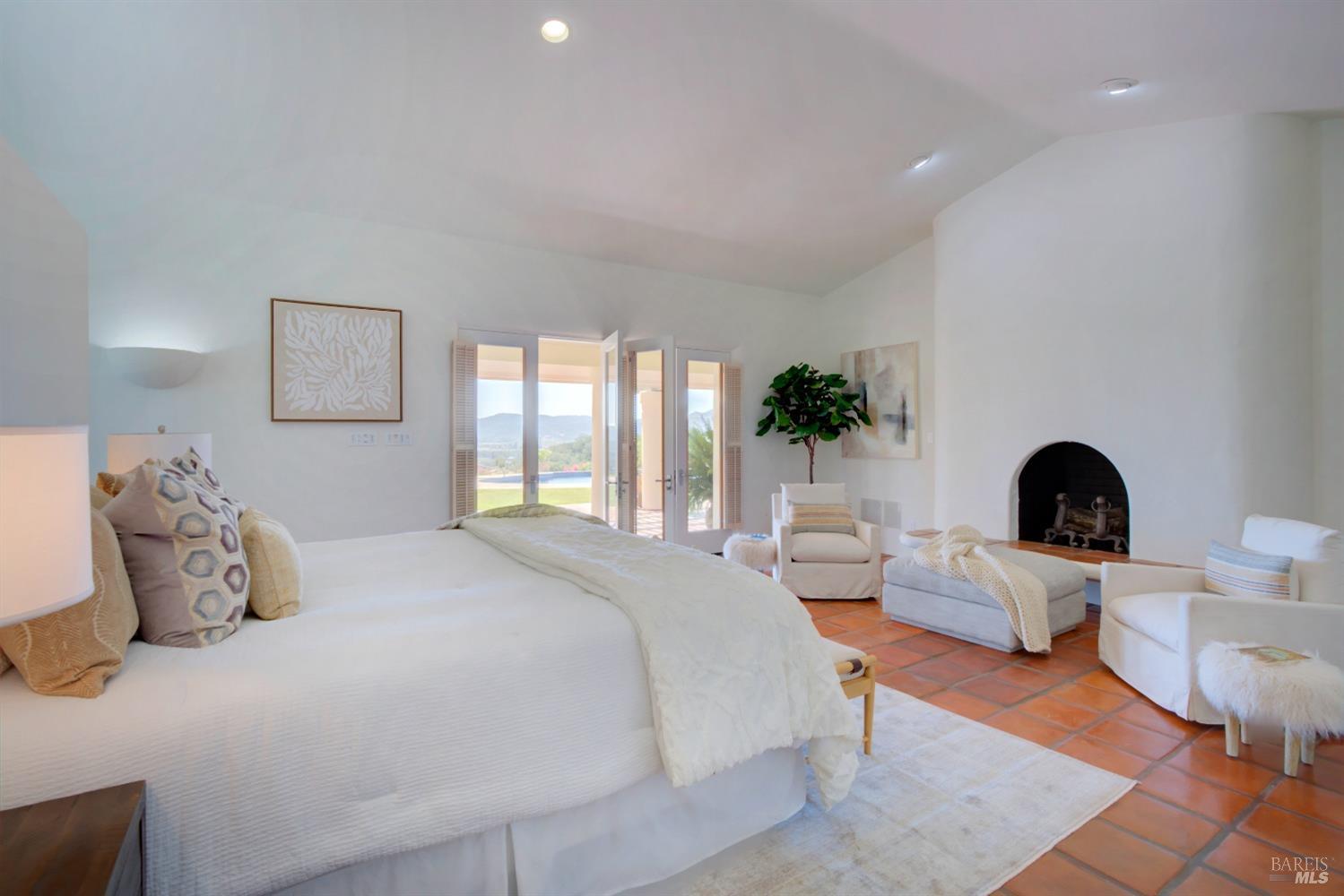 2275 Old Soda Springs Rd