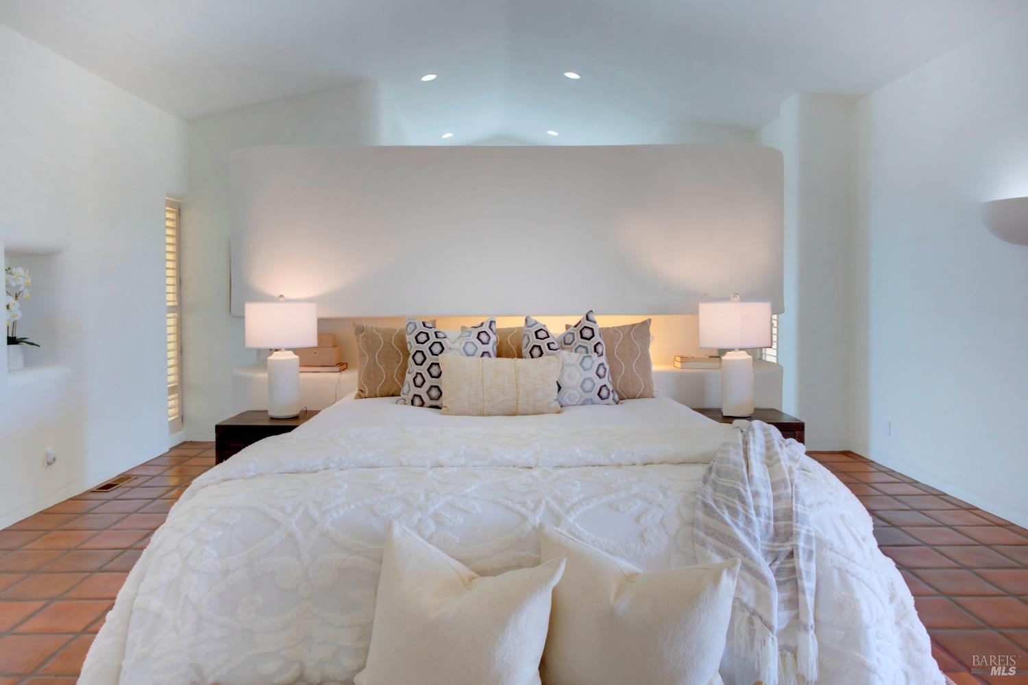 2275 Old Soda Springs Rd