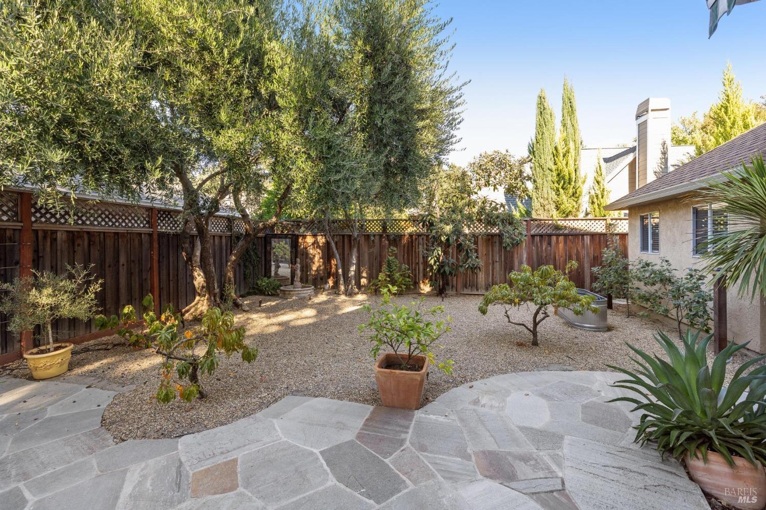 1166 Meadowcreek Cir