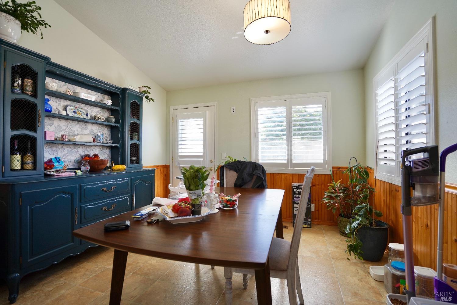 321-323 Underhill Dr