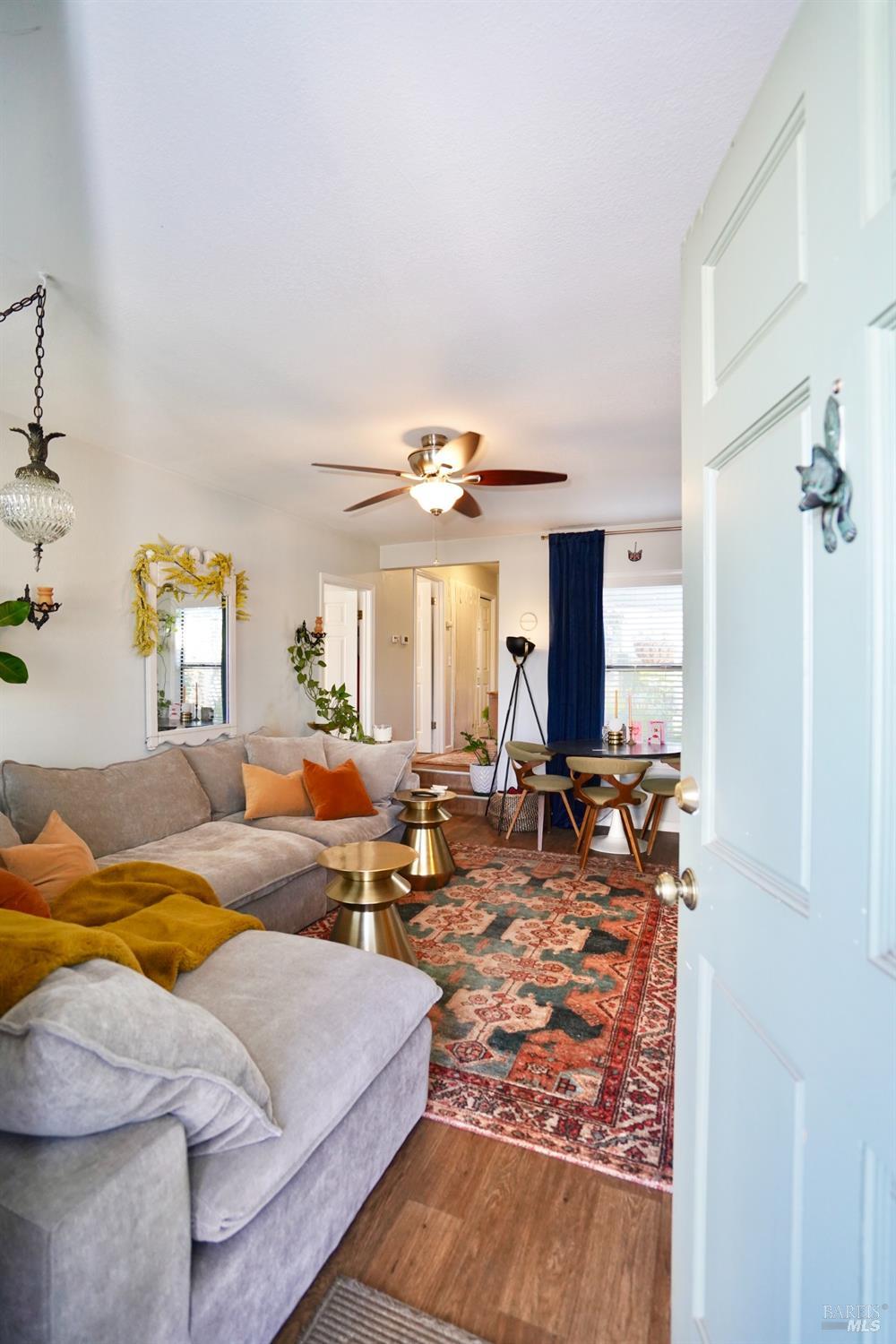 321-323 Underhill Dr