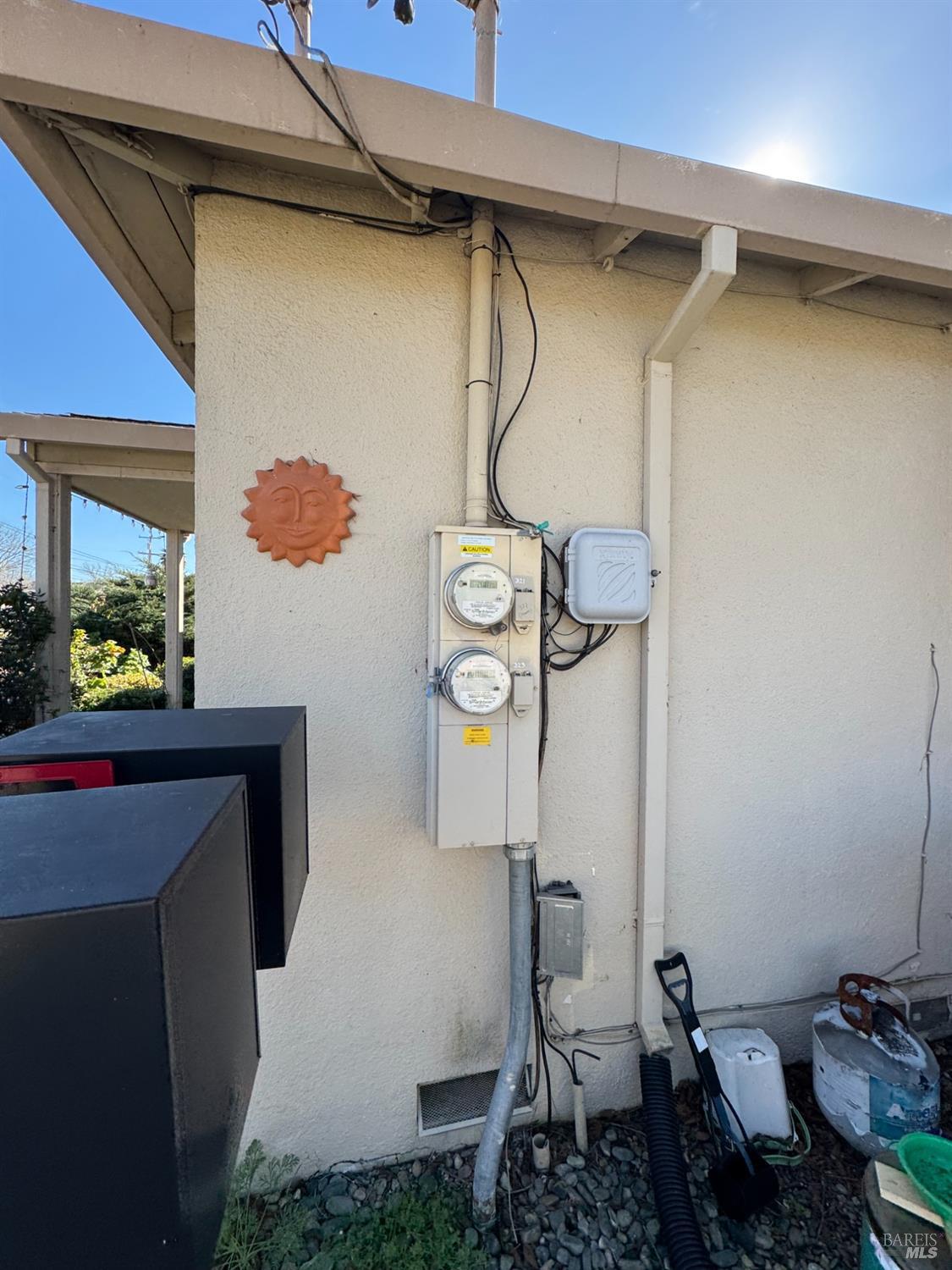 321-323 Underhill Dr