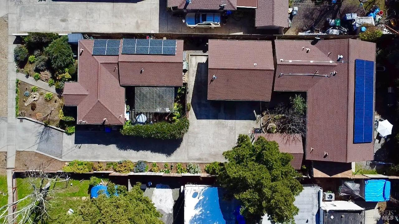 321-323 Underhill Dr