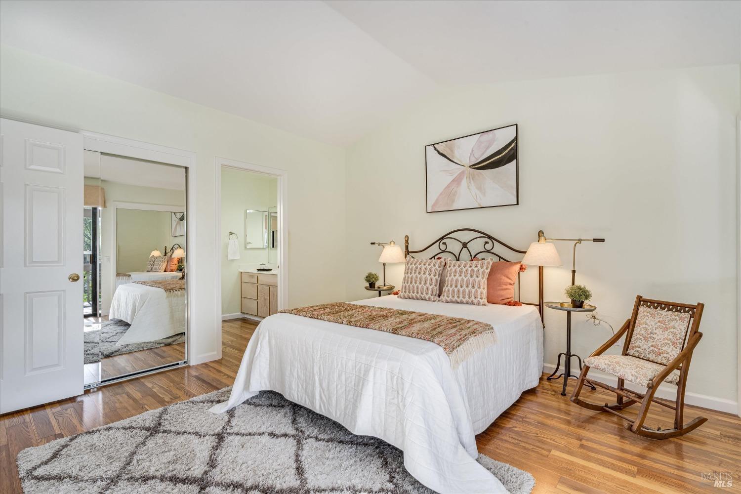 15 Fountain Grove Cir