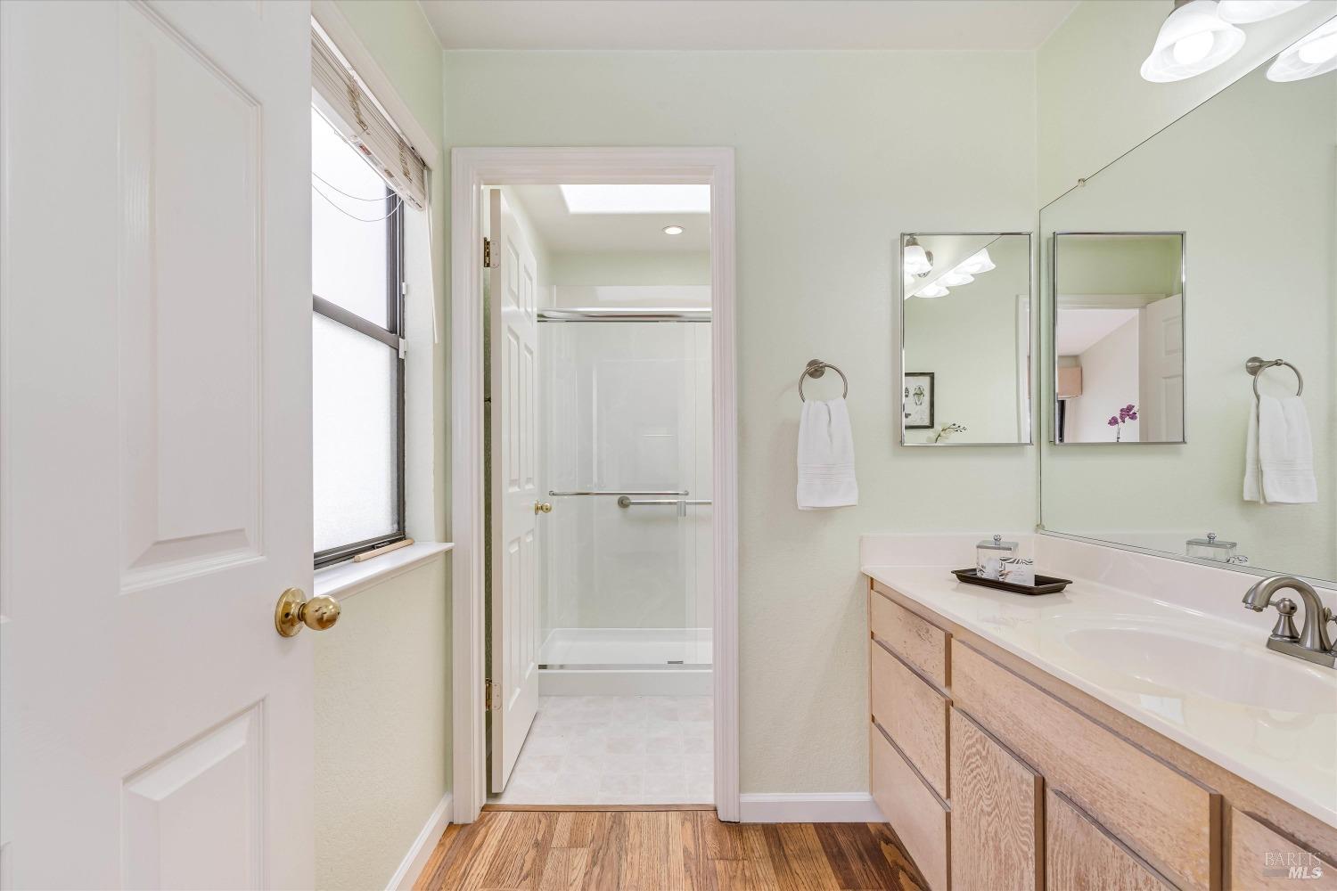 15 Fountain Grove Cir