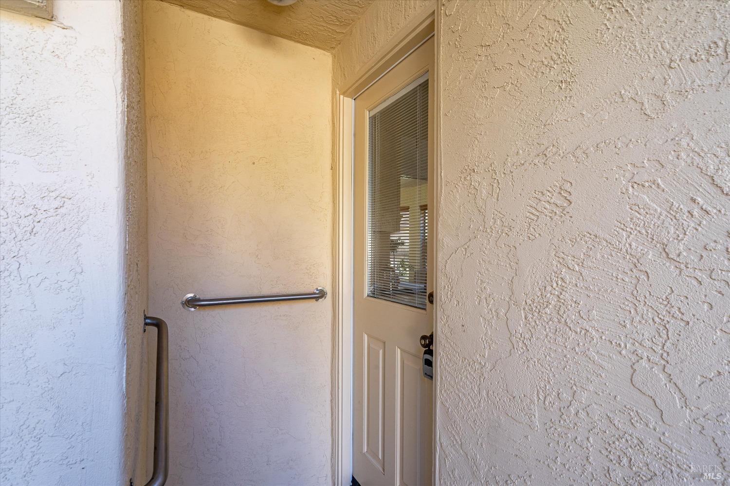 15 Fountain Grove Cir