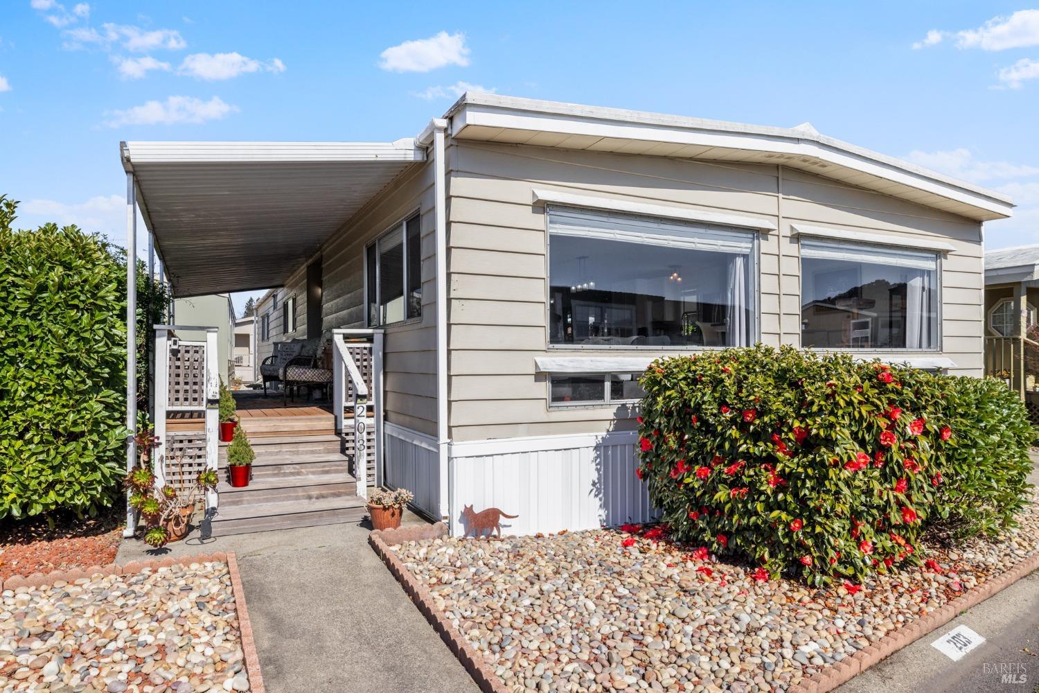 6468 Washington St #203