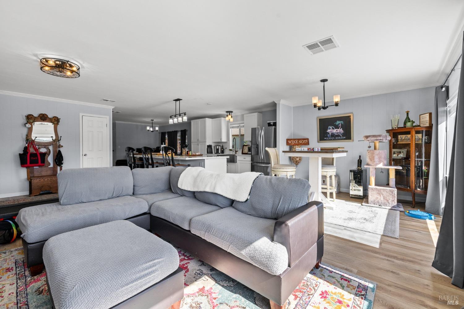 6468 Washington St #203