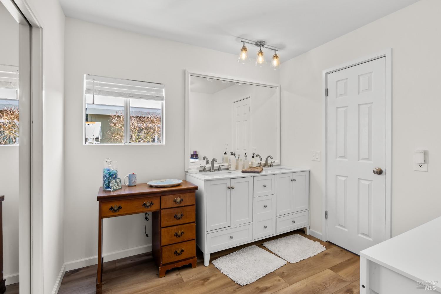 6468 Washington St #203