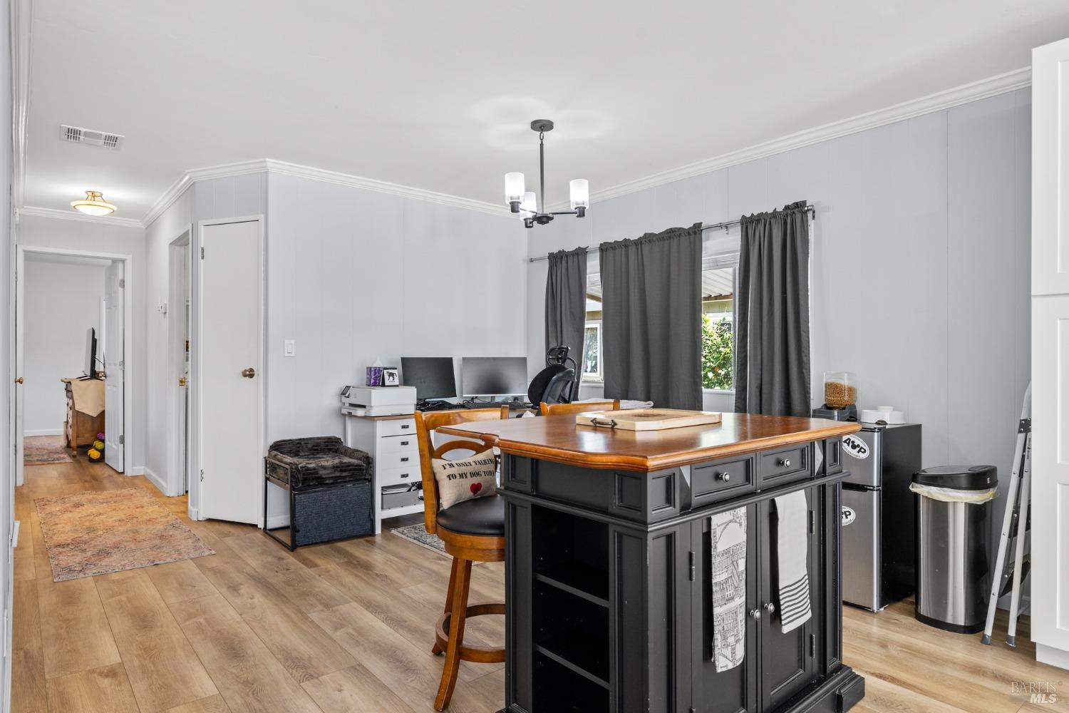 6468 Washington St #203