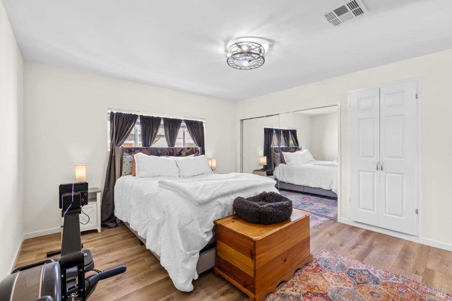 6468 Washington St #203