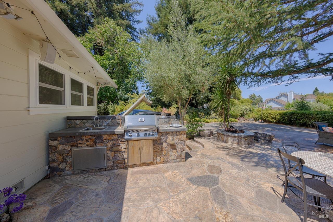 2140 W Lincoln Avenue