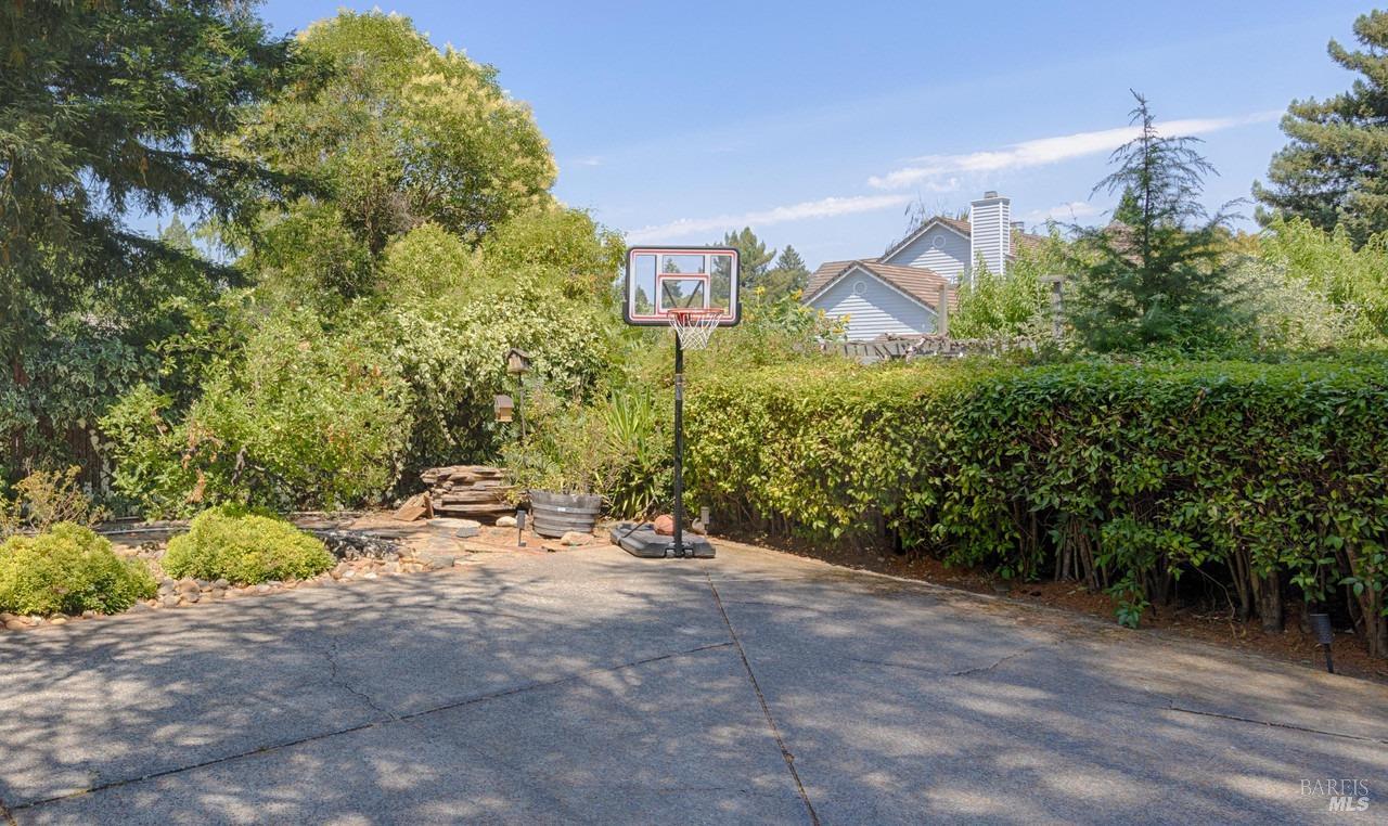 2140 W Lincoln Avenue