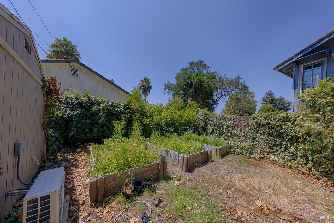 2140 W Lincoln Avenue