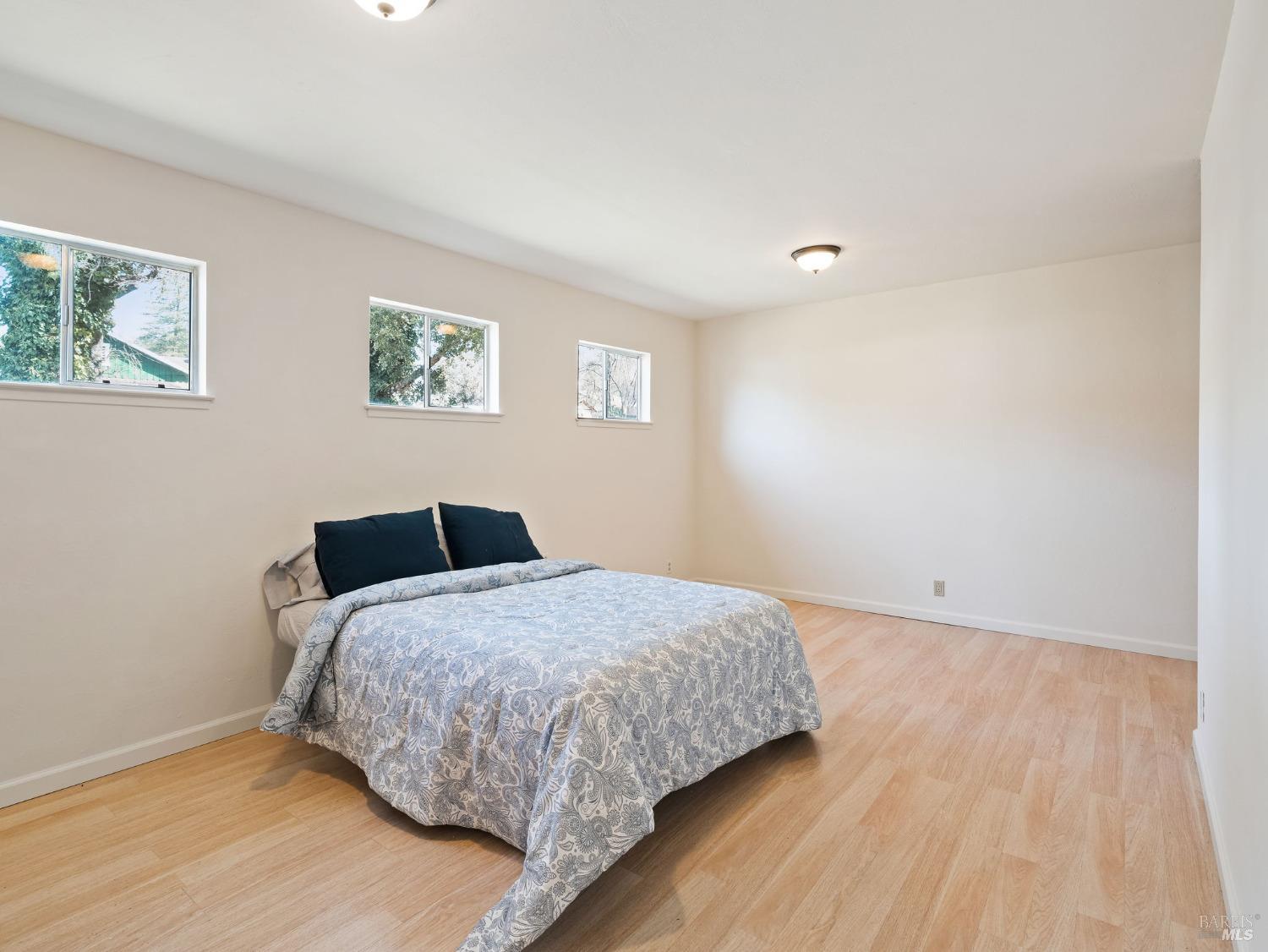 490 Cornish Ln
