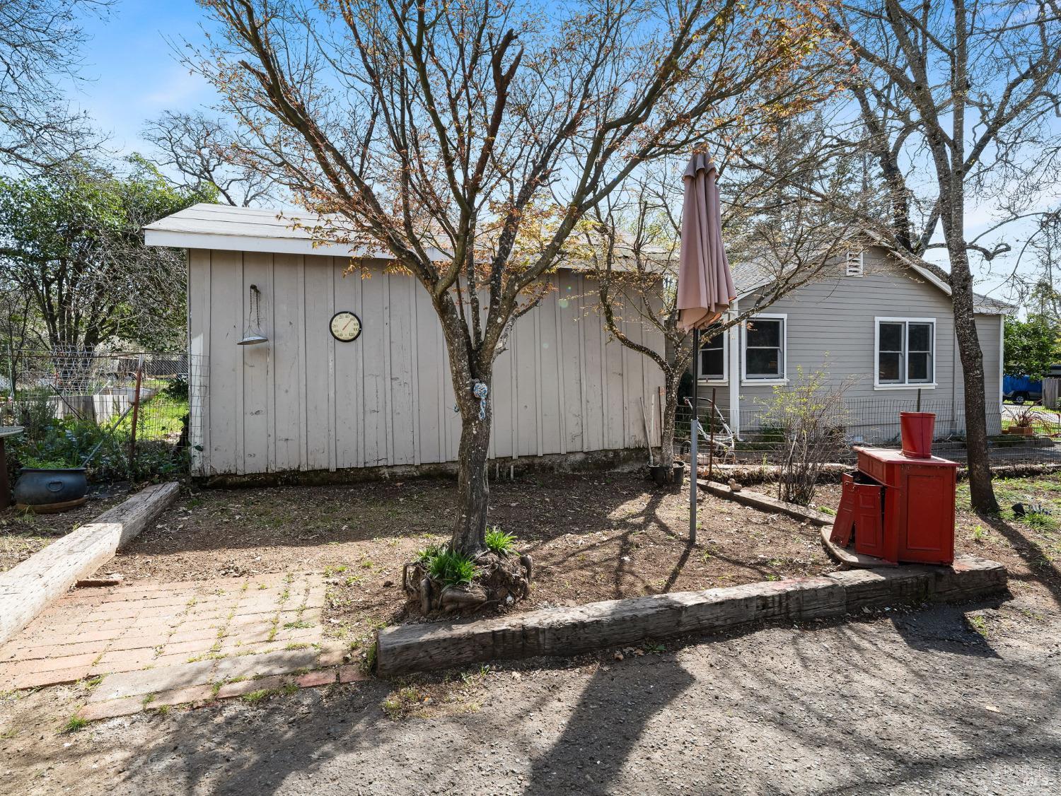 490 Cornish Ln