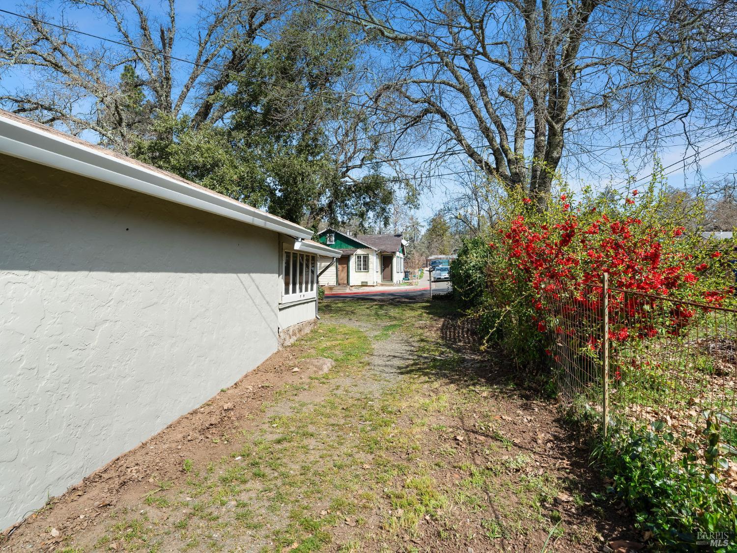 490 Cornish Ln