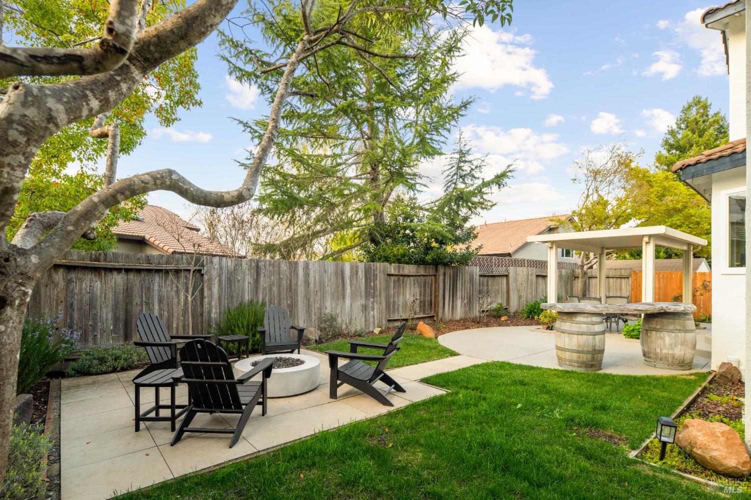 2594 Wine Country Ave