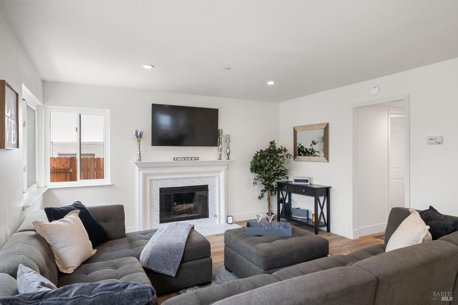 2594 Wine Country Ave