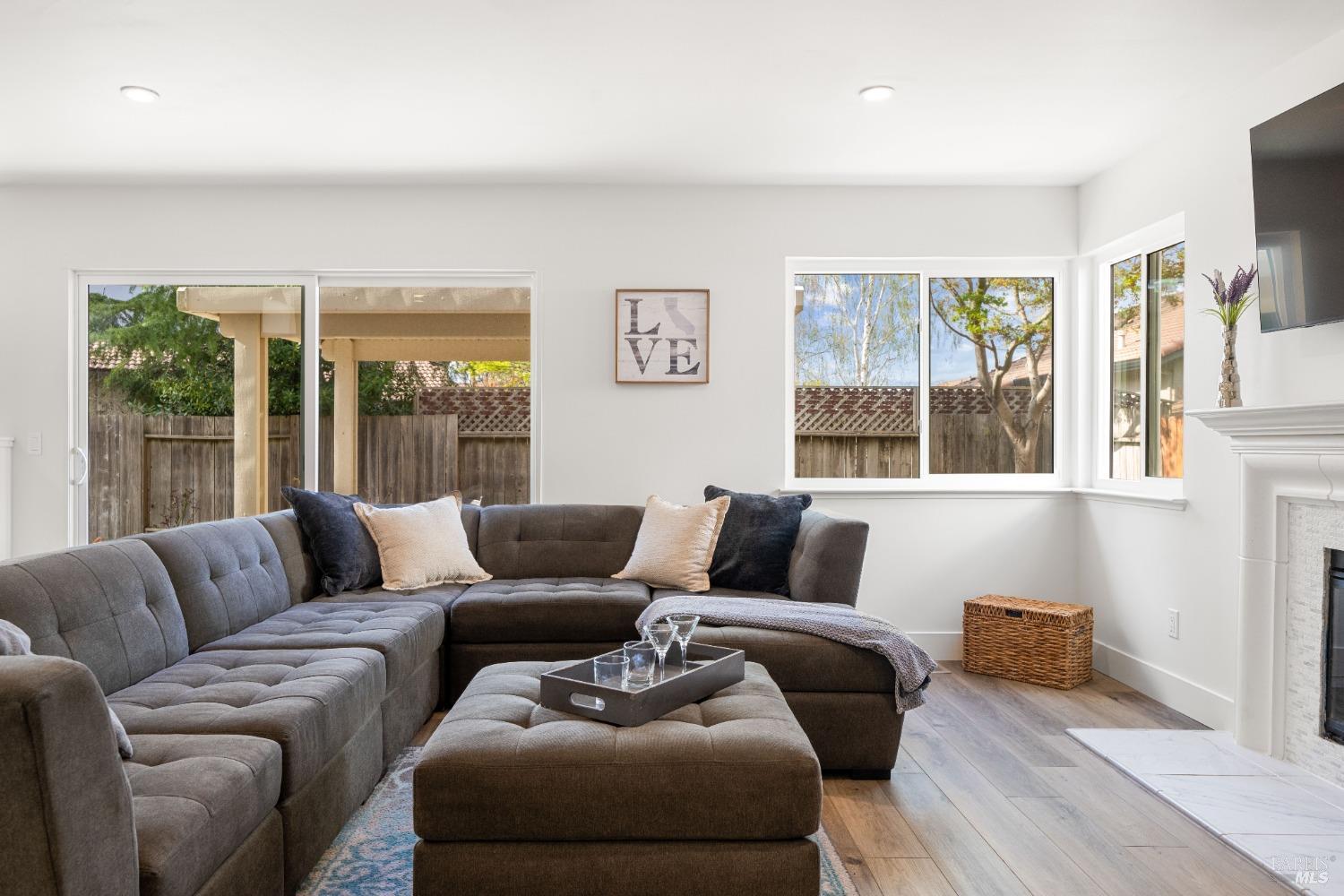 2594 Wine Country Ave