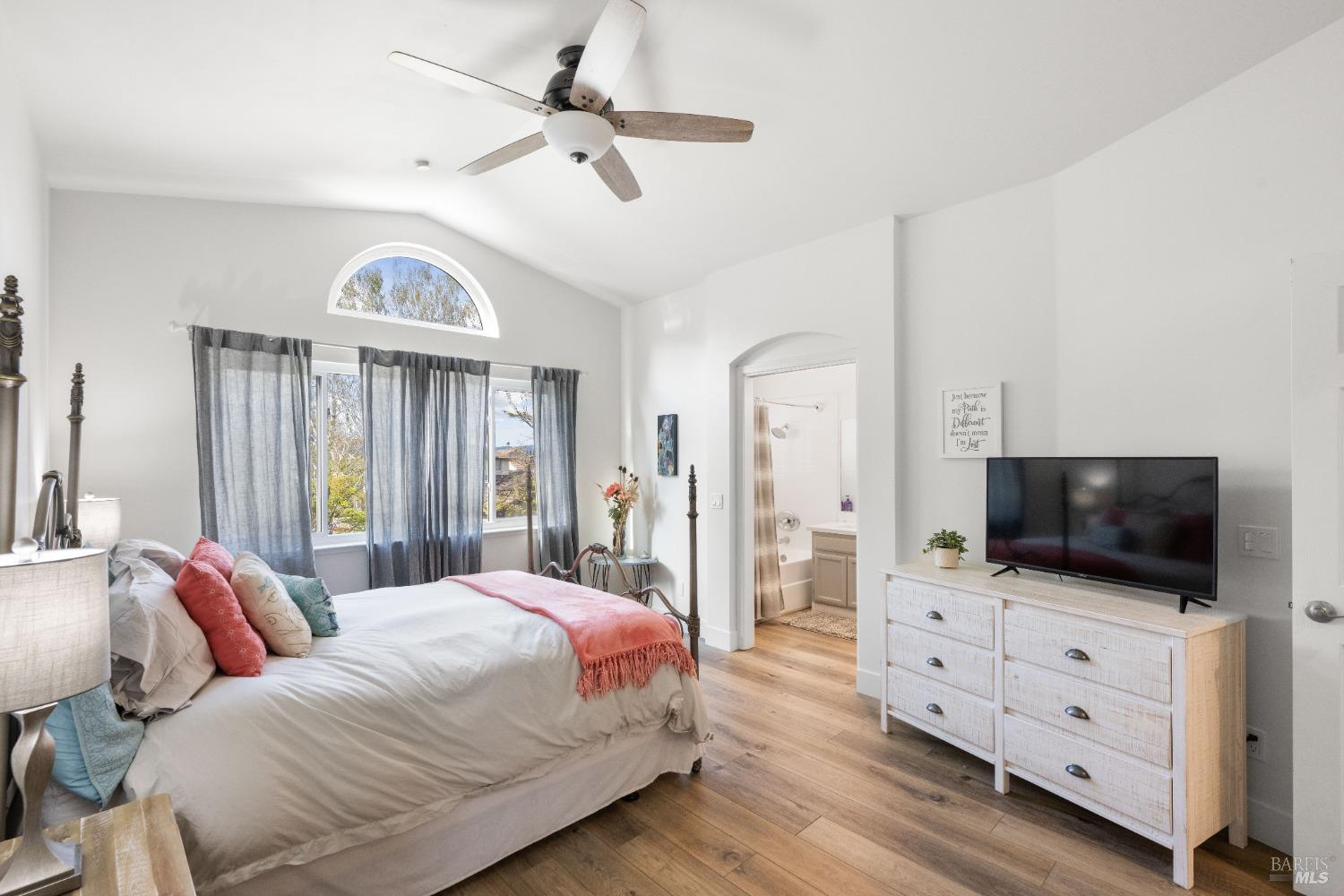 2594 Wine Country Ave