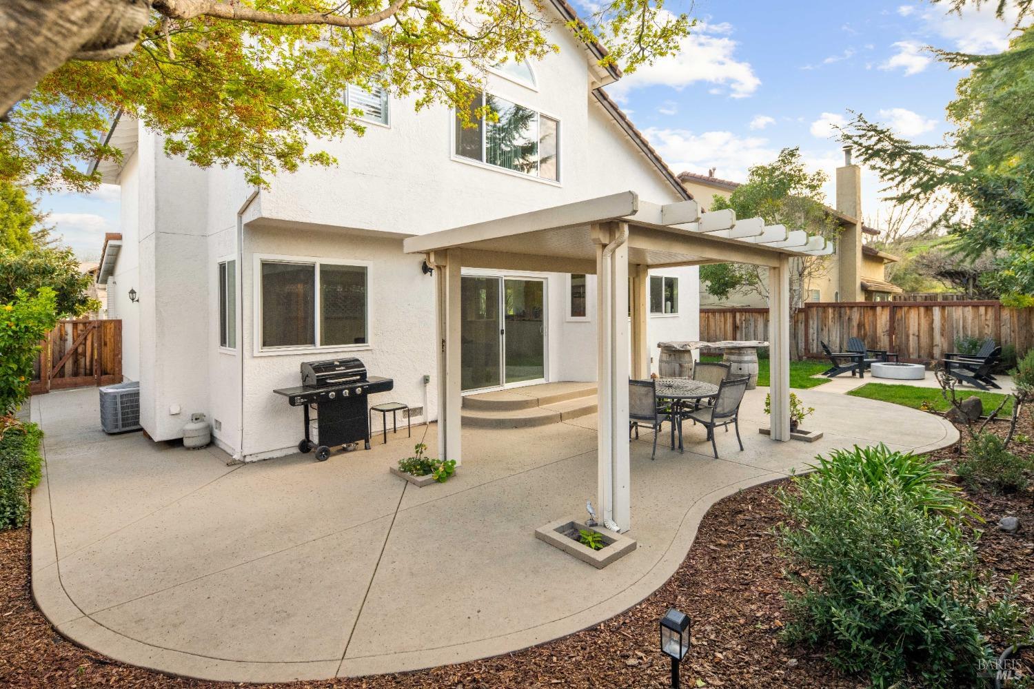 2594 Wine Country Ave