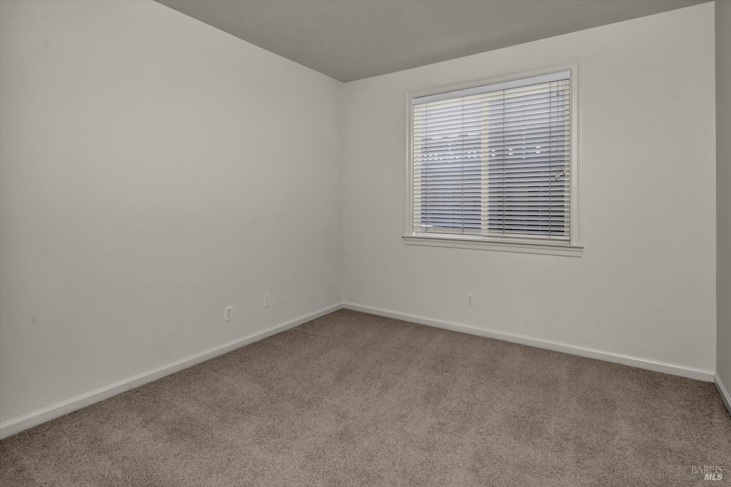 68 Skipping Rock Way