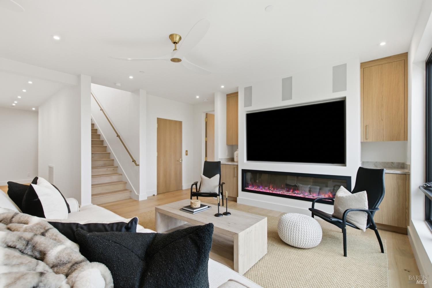 421 Bear Creek Cir