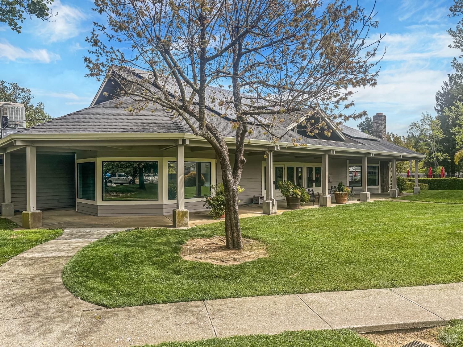 89 Valley Club Cir