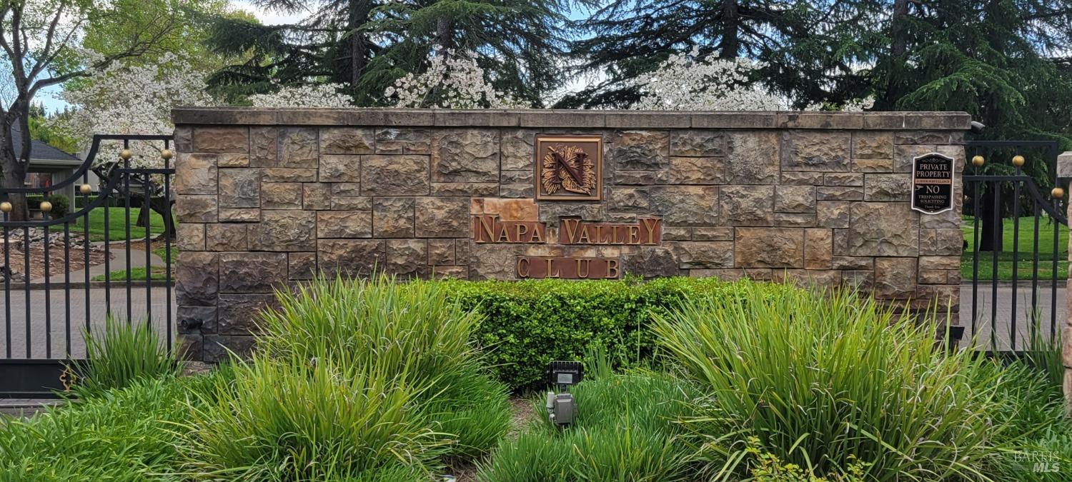 89 Valley Club Cir