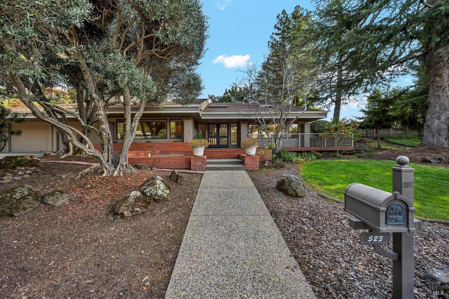523 Westgate Dr