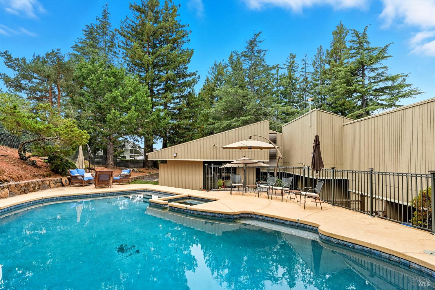 523 Westgate Dr