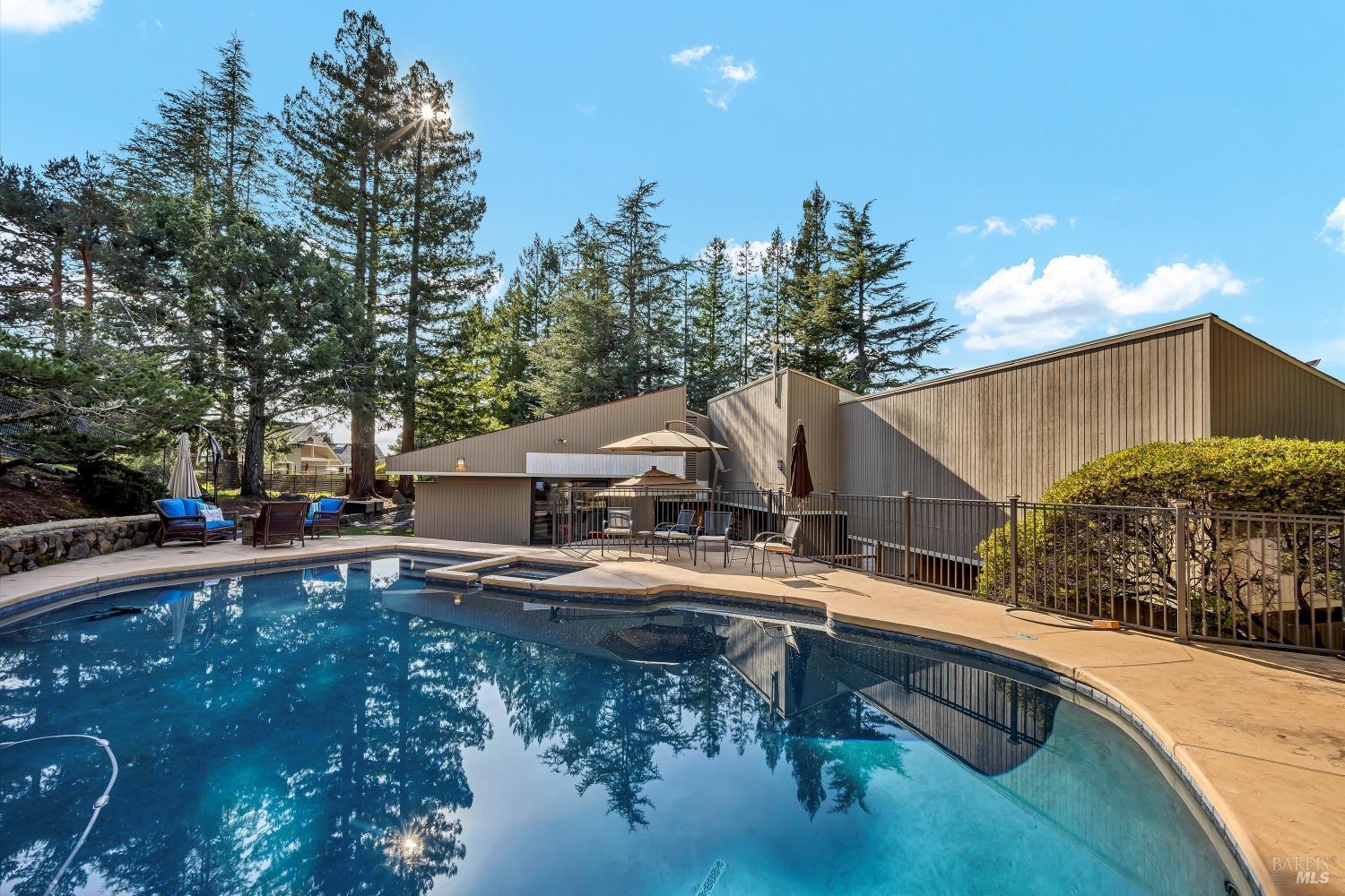 523 Westgate Dr