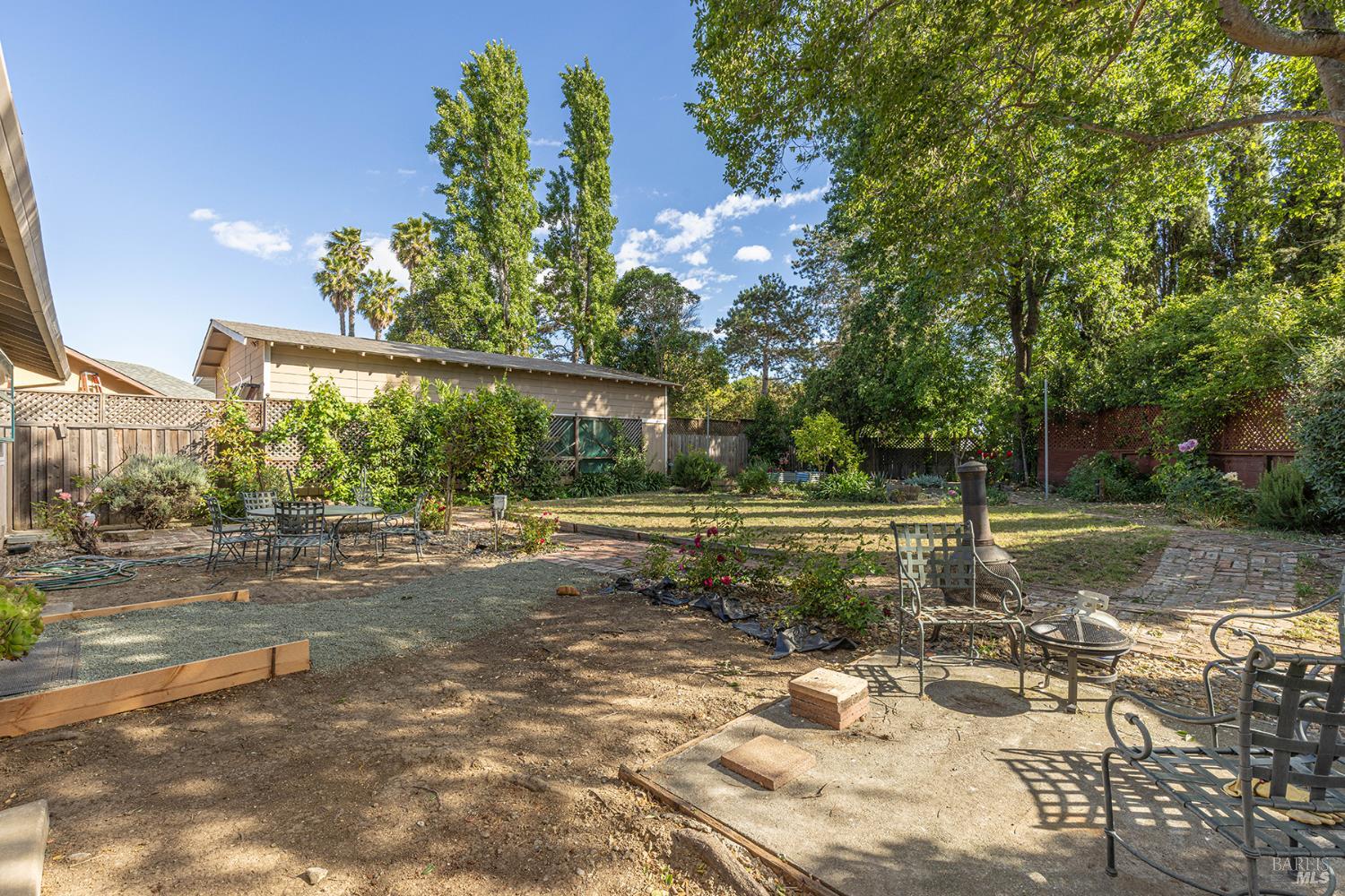 689 Rio Vista Dr