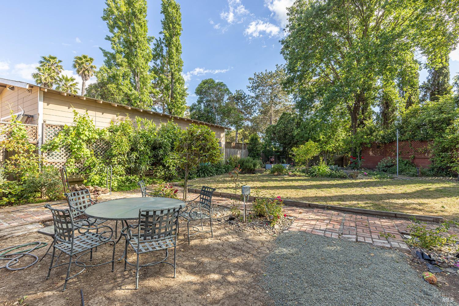 689 Rio Vista Dr