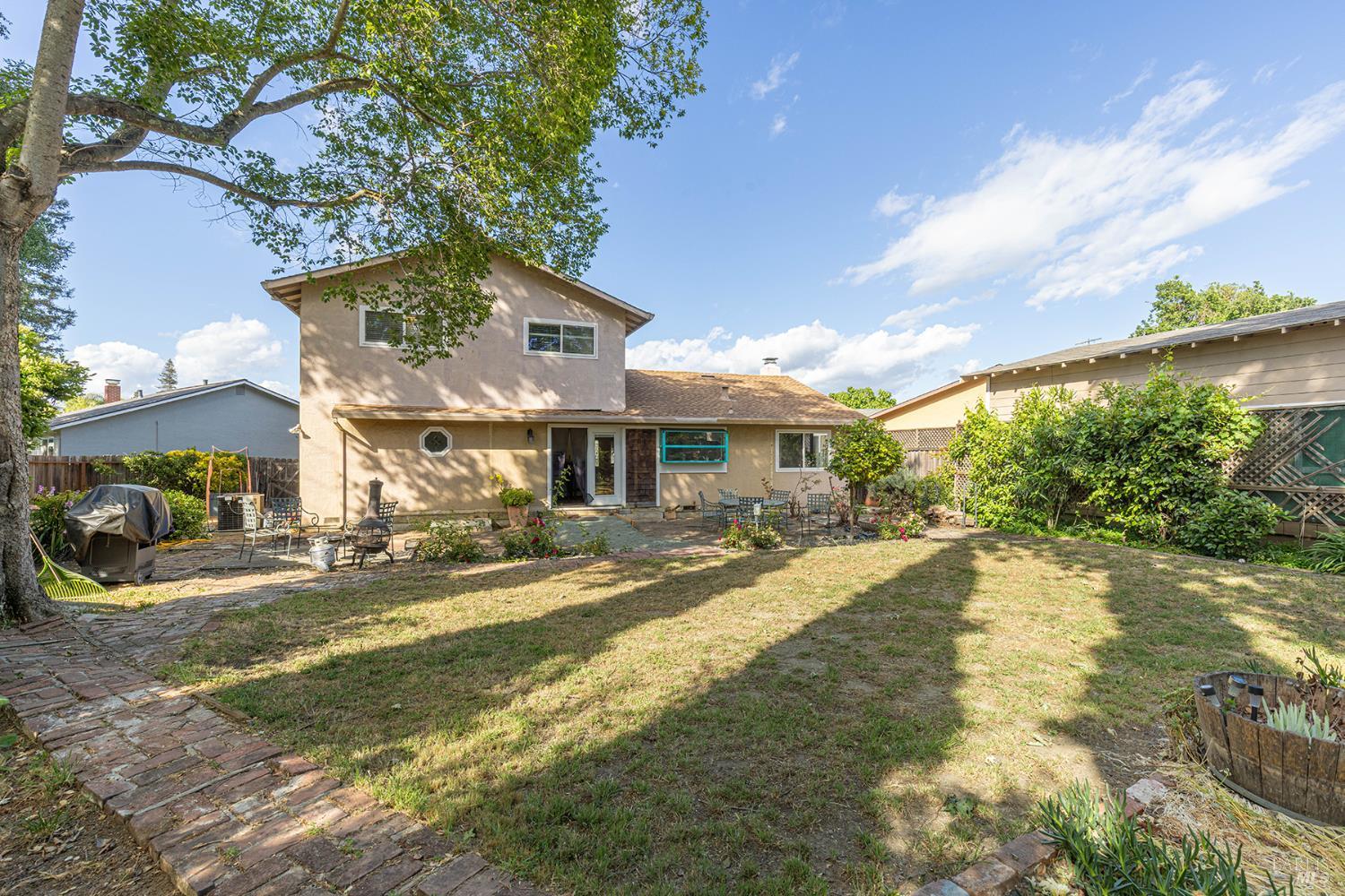 689 Rio Vista Dr
