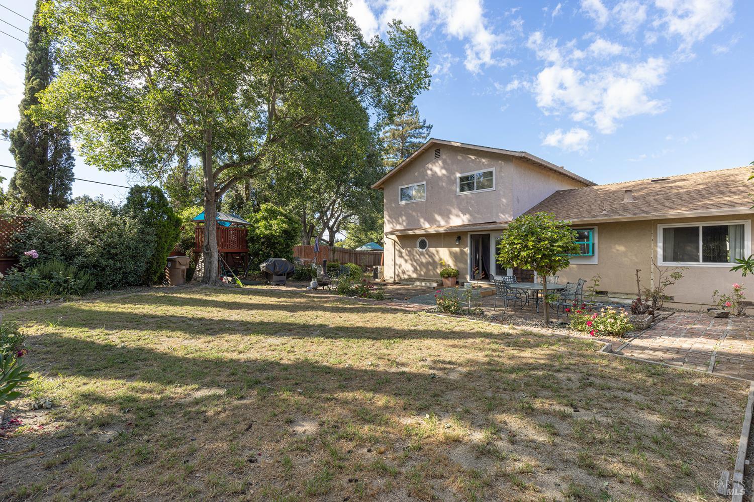 689 Rio Vista Dr