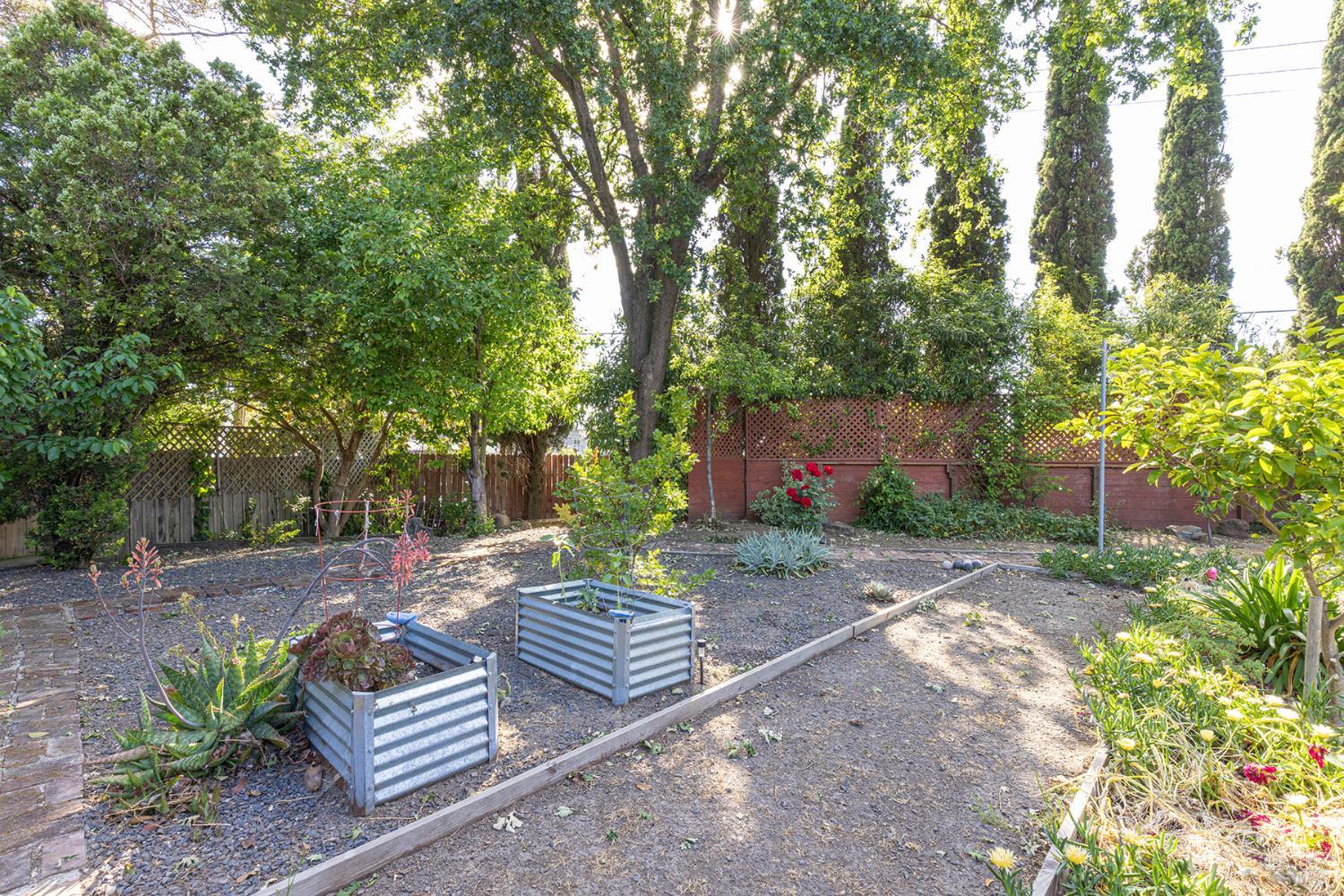 689 Rio Vista Dr