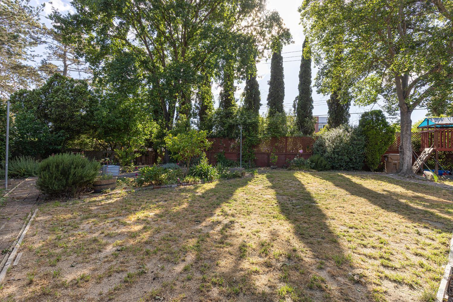 689 Rio Vista Dr